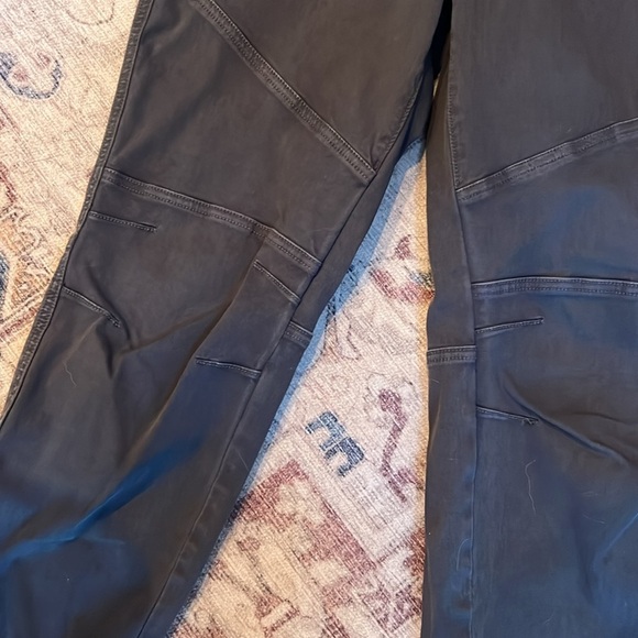 Spanx Stretch Twill Cargo Pull On Ankle Zip Jogger Gray - Picture 3 of 5